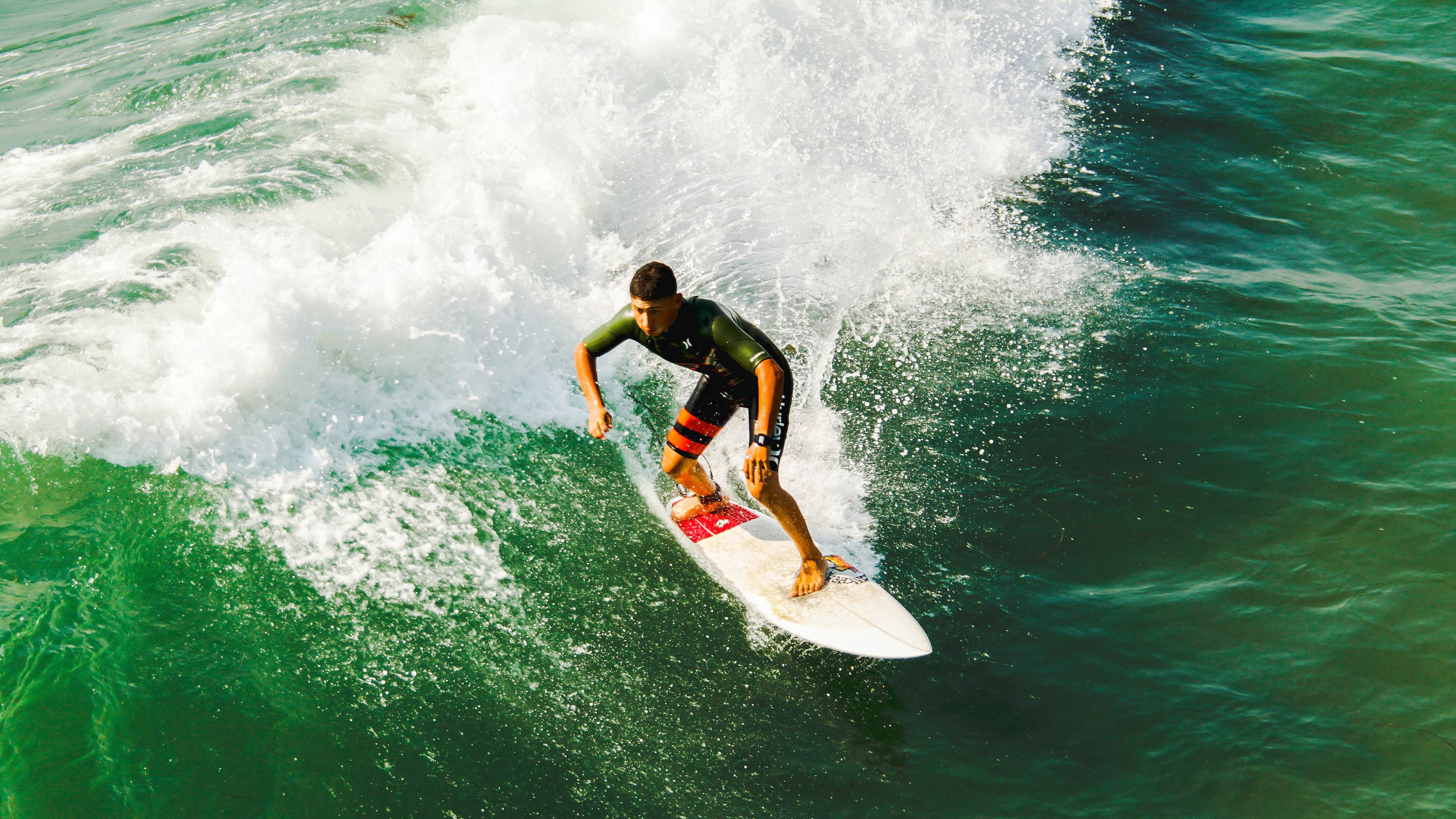 巴萨18岁超新星亚马尔入选FIFPRO最佳11,创史上最年轻纪录,巴萨年轻化